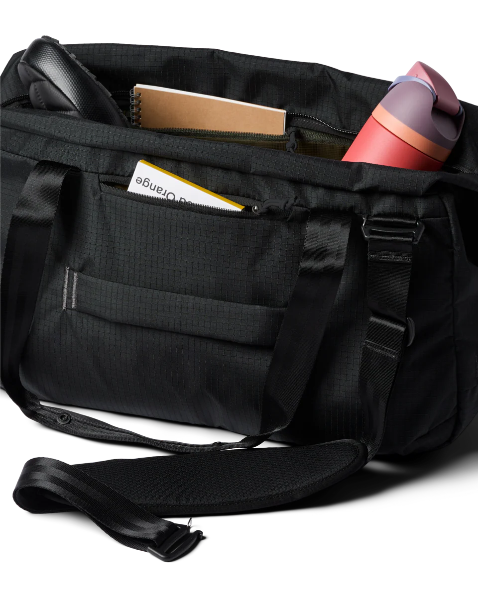 Viaje 35L Travel Duffel - Image 3